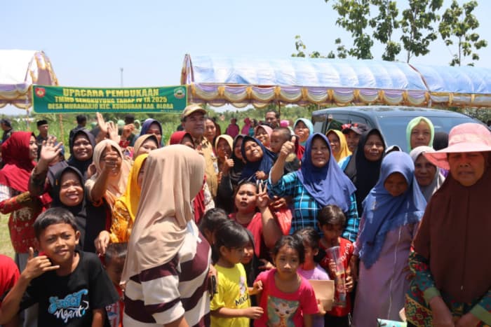 Bupati Blora Disambut Hangat Emak-Emak Muraharjo