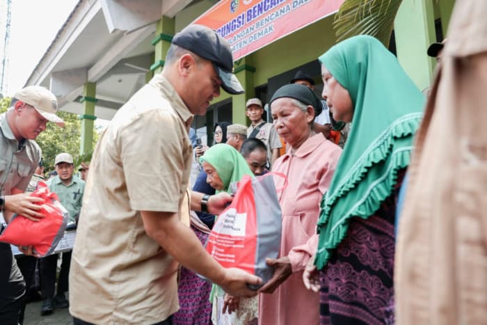 Gubernur Jateng Prioritaskan Layanan serta Kebutuhan Dasar Korban Banjir Demak Terpenuhi