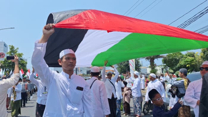 Ribuan Jamaah Padati Maulid Akbar di Pekalongan, Rizal Bawazier Ajak Jaga Kebersamaan
